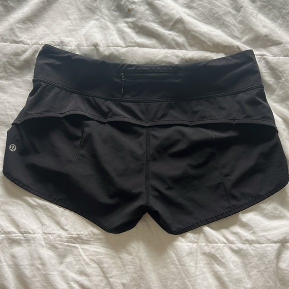 Lululemon speed up shorts 2.5” - Picture 3 of 7